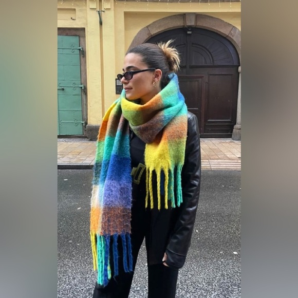 🆕 NWT Etereo Blanket Scarf - Picture 3 of 7